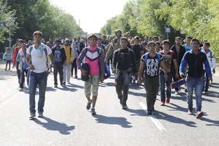 Hungría defenderá sus fronteras “por la fuerza”, si Turquía cumple su amenaza de enviar a Europa a los millones de refugiados sirios que están en territorio turco. (ARCHIVO)
