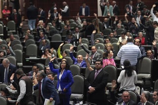 Los legisladores primero avalaron la Miscelánea Fiscal después de la 1 de la mañana con algunas modificaciones y la remitieron al Senado de la República. (ARCHIVO)