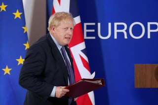 El primer ministro de Reino Unido Boris Johnson convocó a sus compañeros parlamentarios a unirse este sábado y aprobar el nuevo acuerdo de salida de la Unión Europea. (ARCHIVO)