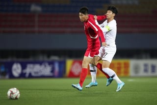 En un partido celebrado en territorio norcoreano, los dirigentes del futbol en Corea del Sur no pudieron asistir a presenciar el duelo. (EFE) 