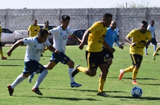 Los Abogados Mundialistas, se quedaron con el campeonato de la categoría Veteranos en la Liga Premier de Futbol Soccer de San Isidro. (ARCHIVO)