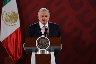 El presidente Andrés Manuel López Obrador planteó que aquellos funcionarios del Sistema de Administración Tributaria (SAT) que condonaron o cancelaron adeudos fiscales deberían ser sancionados. (NOTIMEX)