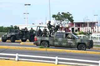 Los soldados se vieron superados por la situación, por lo que el Gobierno de México tomó la decisión de soltar al hijo del Chapo bajo el argumento de que así se podía proteger la vida de los ciudadanos de Culiacán. (ARCHIVO)