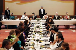 El banquete consistió en comida tradicional japonesa, la cual, fue degustada por los invitados que siguieron las estrictas normas del protocolo japonés. (EFE)