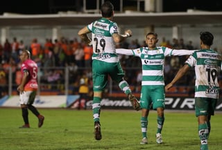 Los Guerreros fueron implacables en Ciudad Victoria y golearon 4-0 a Correcaminos, para seguir con vida en la Copa MX. (CORTESÍA SANTOS) 