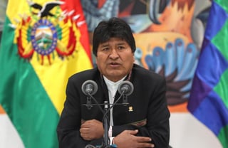 “Quiero denunciar ante el pueblo y el mundo que está en proceso un golpe de Estado. Ya sabíamos, se preparó la derecha con apoyo internacional”, dijo Morales. (EFE)