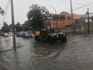 Elementos del Ejército implementan el Plan DN-III-E, en su Fase Auxilio, tras el desbordamiento del río San Rafael a causa de las fuertes lluvias, activando albergues en el ejido Barra del Tordo, en Aldama, Tamaulipas, municipio donde han sido afectadas más de mil 500 familias. (TWITTER)