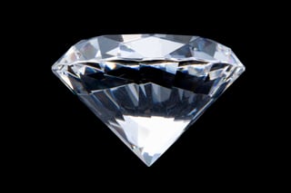 Los materiales incrustados en diamantes que se formaron a cientos de kilómetros de profundidad en la Tierra proporcionan claves acerca del origen de la vida. (ARCHIVO)