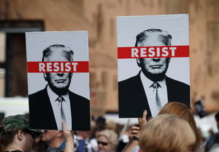 Una coalición de grupos liberales anunció el viernes que patrocinará una serie de marchas en todo Estados Unidos a favor del juicio político, incluyendo una en Washington, D.C. (ARCHIVO)