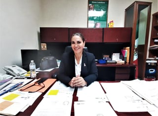 La coordinadora de Servicios Educativos en la Región Laguna, Flor Rentería. (ARCHIVO)