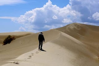 Las dunas de arena de sílice convierten al valle en uno de los principales atractivos para los turistas nacionales e internacionales. (EL SIGLO DE TORREÓN / MARY VÁZQUEZ)