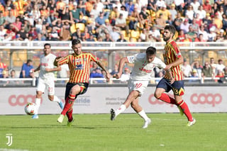 El argentino Paulo Dybala abrió el marcador en la visita del campeón italiano al recién ascendido Lecce.