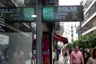 Para el Fondo Monetario Internacional, Argentina, que vive actualmente una severa crisis económica, es un factor de inestabilidad. (EFE)