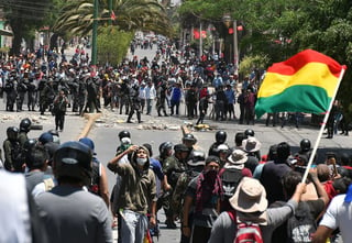 La oposición, liderada por Mesa, había llamado a los suyos a intensificar los paros; Evo Morales había exhortado a movilizaciones. (EFE)