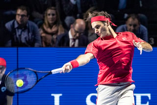 El tenista suizo Roger Federer no jugará en el Masters 1000 de París, el último torneo de este tipo en la temporada. (AP) 