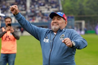 Diego Armando Maradona es actualmente director técnico de Gimnasia y Esgrima La Plata. (ARCHIVO)