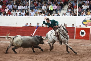 Junto a su nueva cuadra de maravillosos caballos, el rejoneador español está por iniciar su temporada en territorio mexicano. (ARCHIVO) 