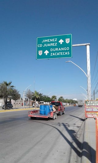 El robo con violencia ocurrió sobre la carretera Gómez Palacio-Jiménez, en la zona rural de la ciudad. (EL SIGLO DE TORREÓN)