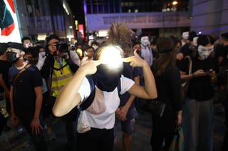 Las máscaras, pasamontañas y cubrebocas han sido un elemento clave en las grandes protestas. (EFE)