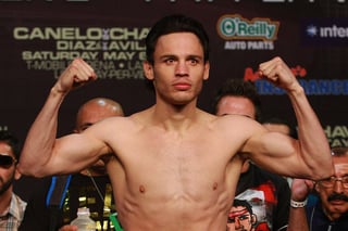 El mexicano tenía programado regresar a los escenarios grandes del boxeo el 20 de diciembre enfrentando en Las Vegas a Daniel Jacobs. (ARCHIVO)