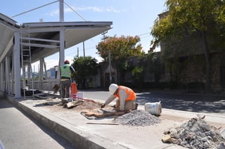 El proyecto del Metrobús comenzó a realizarse en el año 2016, teniendo un costo aproximado de mil 500 millones de pesos, por el momento sólo abarcará a los municipios de Torreón y Matamoros. (ROBERTO ITURRIAGA)