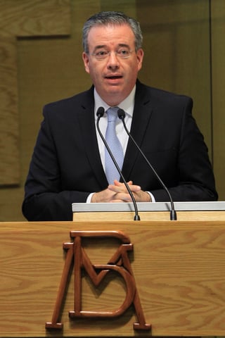 El gobernador del Banco de México (Banxico), Alejandro Díaz de León reiteró que la economía está en una fase de desaceleración. (ARCHIVO)