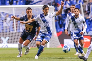 Jorge Zárate (d) anotó el primer gol del encuentro ante los auriazules. (JAM MEDIA) 