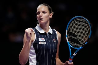 Karolina Pliskova derrotó 6-0, 2-6, 6-4 a Simona Halep. (AP)