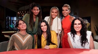  Demi Moore y sus hijas concedieron una entrevista al programa Red Table Talk. (FACEBOOK)