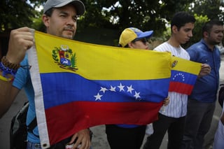 Venezolanos en El Salvador piden a diplomáticos no acatar la orden de Nicolás Maduro. (EFE)