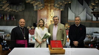 El presidente electo de Argentina llegó a México como parte de su primera gira internacional y visitó la basílica de Guadalupe. (TWITTER)