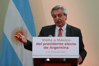 Para el presidente electo, Alberto Fernández, la política monetaria de Mauricio Macri generó la fuga de capitales. (EFE)