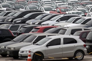 La industria automotriz suma 28 meses de caídas en los últimos 29 meses. (ARCHIVO)
