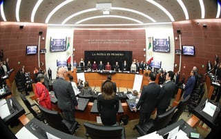 El Senado mexicano guardó un minuto de silencio en memoria de las víctimas de la masacre ocurrida la víspera en los límites de los estados de Sonora y Chihuahua donde nueve integrantes de la familia LeBarón perdieron la vida en un ataque de un grupo armado. (TWITTER)