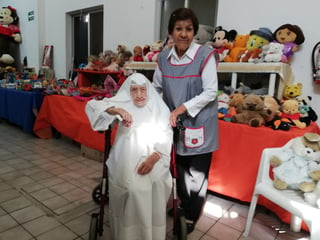 Sor Josefa Limia tiene 92 años y ha dedicado gran parte de su vida a cuidar ancianos de la región. (VIRGINIA HERNÁNDEZ)