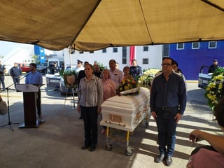 Las actividades comenzaron cerca de las 13:00 horas de este miércoles con una misa celebrada en los funerales Serna, ubicados en la zona centro de la ciudad.

(EL SIGLO DE TORREÓN)