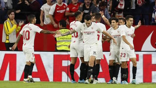 El Sevilla del 'Chicharito' Hernández, marcha en la primera posición dentro del Grupo A de la Europa League. (ARCHIVO)