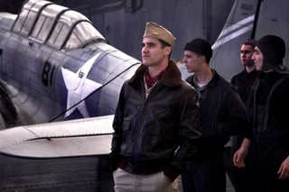 Nueva visión. El actor Darren Criss, tras rodar Midway, asegura que 'La guerra es el único villano'. (EFE)
