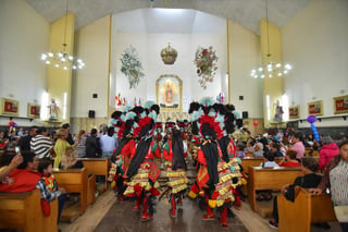 Con su tradicional peregrinación, como cada año los ferrocarrileros festejaron su día en la iglesia de Guadalupe, ubicada en el centro de Torreón.