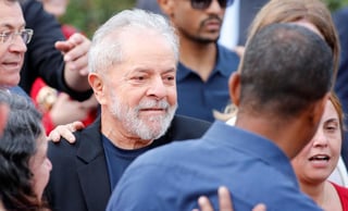 El expresidente de Brasil Luiz Inácio Lula da Silva acusó este viernes a la Justicia, la Policía y al Estado brasileño de intentar 'criminalizar' a la izquierda por los 580 días que ha permanecido encarcelado en Curitiba (sur) por una condena de corrupción. (EFE)