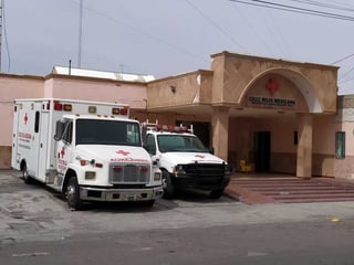 El joven de 21 años de edad fue internado en el área de urgencias de la Cruz Roja de la ciudad de Gómez Palacio. (EL SIGLO DE TORREÓN)