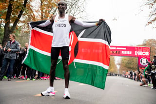 El atleta keniano Eliud Kipchoge rompió, el pasado octubre, la barrera de las dos horas en el Maratón. (EFE)