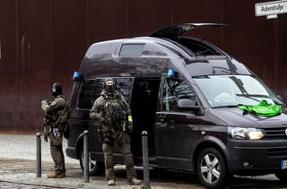 Las autoridades en Alemania detuvieron el martes a tres presuntos simpatizantes del grupo Estado Islámico. (ARCHIVO)