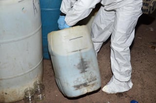 Varios recipientes de hidrocarburo ilegal fueron asegurados, al mismo tiempo que siete personas fueron detenidas.