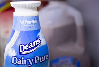 La empresa Dean Foods fue fundada hace 94 años y opera varias marcas como Organic Valley y Land O'Lakes. (ARCHIVO)