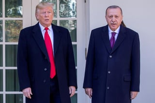 El presidente de EUA, Donald Trump, recibió este miércoles en la Casa Blanca a su homólogo de Turquía, Recep Tayyip Erdogan, y destacó su 'larga amistad'. (EFE)