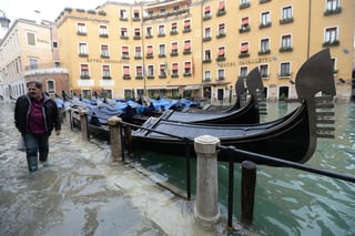 La ciudad de Venecia (norte de Italia) sigue atenta a la evolución de la marea que ha provocado graves inundaciones en las últimas horas. (EFE)