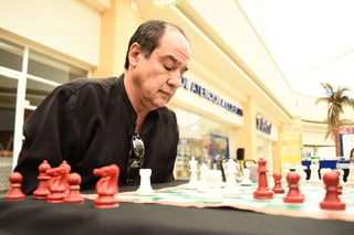 Omar Augusto Zorrilla, Presidente de la Asociación de Ajedrez de la Laguna informó sobre el torneo. (ARCHIVO)