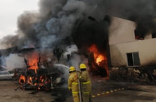 Se registró un incendio en el interior de una empresa ubicada en el Parque Industrial de la ciudad de Gómez Palacio. (EL SIGLO DE TORREÓN)