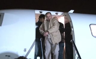 México extraditó a EUA a un hombre cercano al 'Chapo' Guzmán.